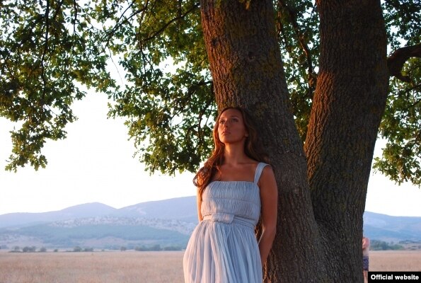 Алсу Туган тел дискын Казанда тәкъдим итәчәк.