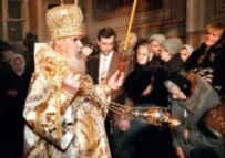 Patriarch Aleksii II celebrating Christmas Mass in January (file photo)