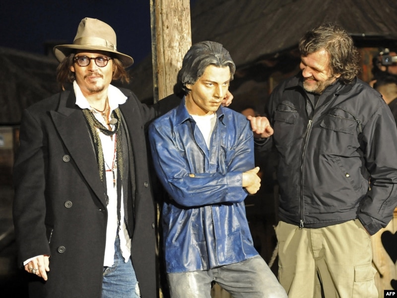 Johnny Depp Gets Statue In