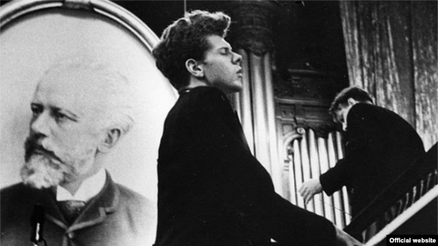 At age 23, Van Cliburn was the surprise winner of the first International Tchaikovsky Competition in Moscow in 1958