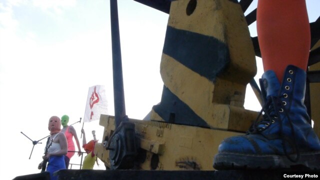 Кадр из нового клипа Pussy Riot "Like a  Red Prison"