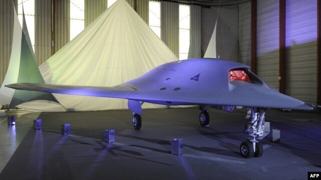 Pamje e një modeli evropian të aeroplanit luftarak pa ekuipazh