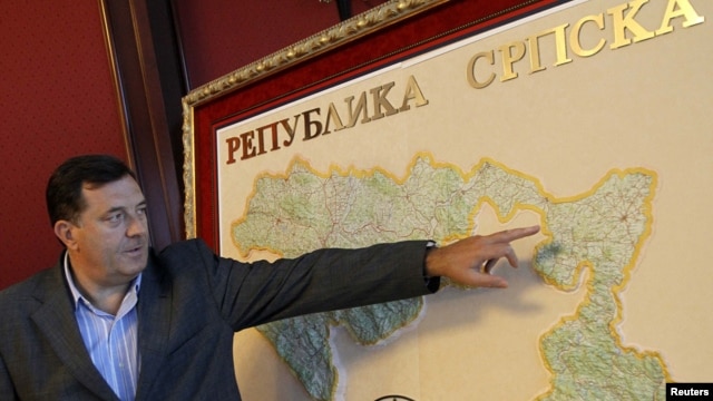 Milorad Dodik sa mapom Republike Srpske