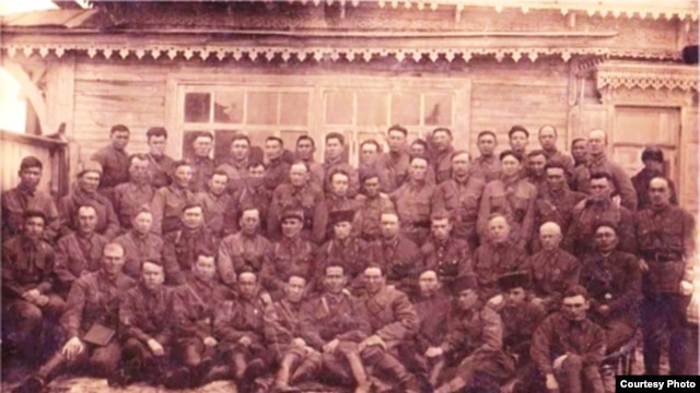 Порно суреттер ашық хаттар Дауыстары бар орыс порно секс войеризм