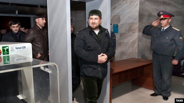 Chechen leader Ramzan Kadyrov wants to see less weaponry on the streets of Grozny.