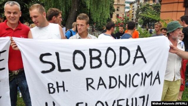 Protest bh. radnika koji rade u Sloveniji, Sarajevo, jul 2010 - ilustracija