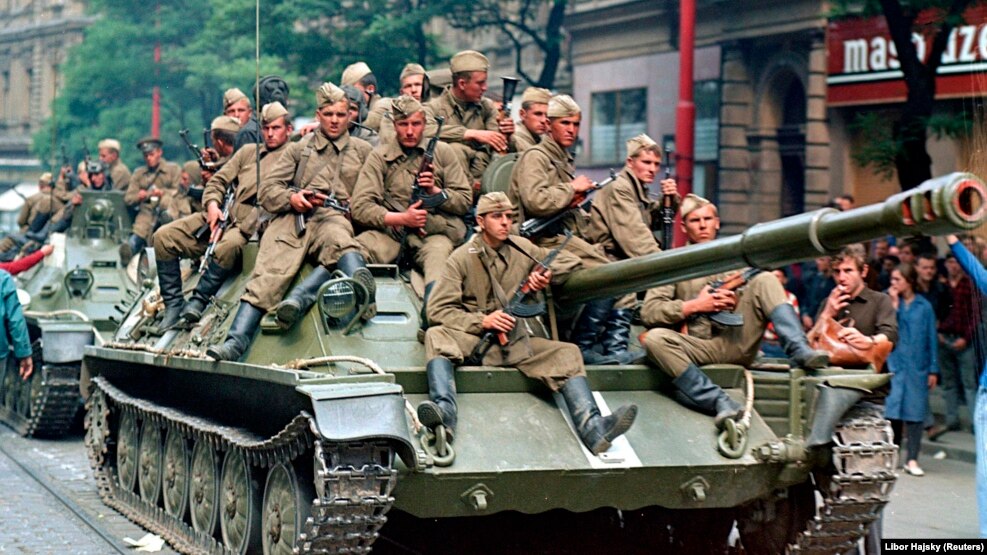 Советские танки в Праге, 21 августа 1968 года 