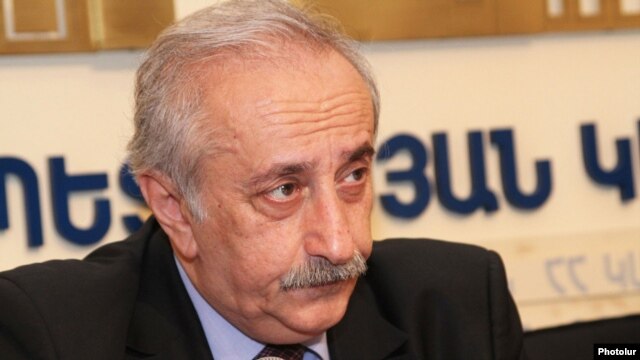 Օրենսդրական կարգավորման ազգային կենտրոնի տնօրենի պաշտոնակատար Արմեն Եղիազարյանը: