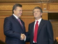 Ukrainian Prime Minister Viktor Yanukovych (left) and President Viktor Yushchenko (file photo) (ITAR-TASS)