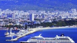 Pamje nga bregdeti në qytetin Varna në Bullgari