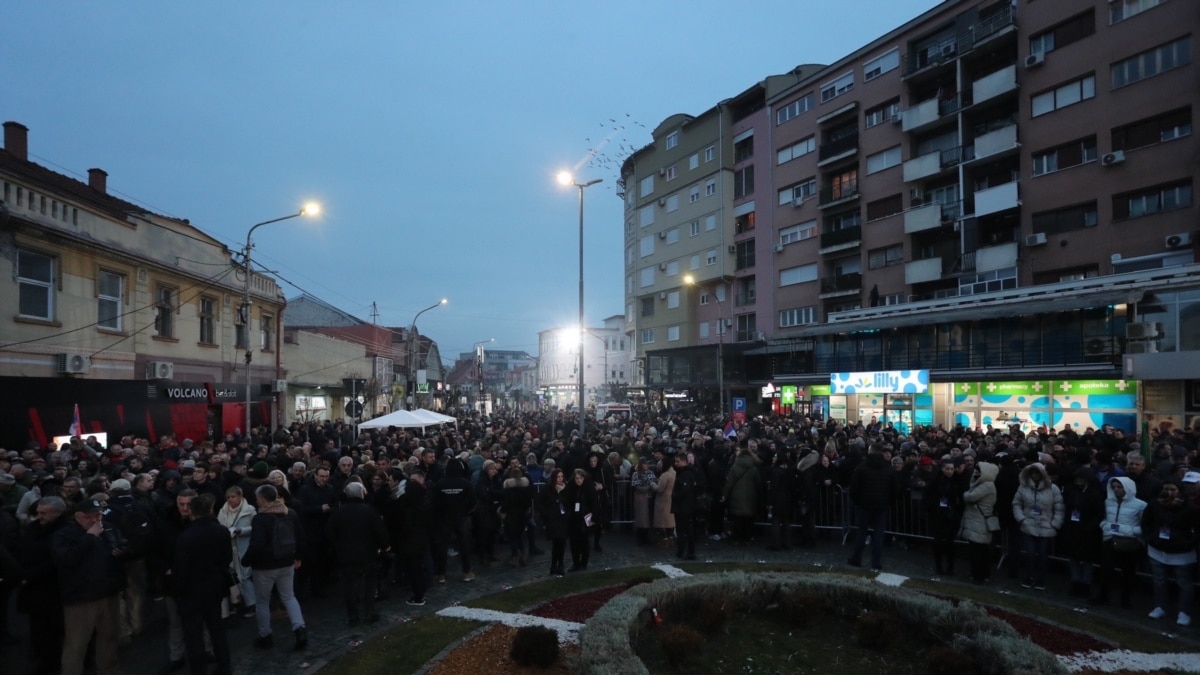 Skup Pristalica Vlasti U Jagodini Dok Irom Srbije Traju Masovni