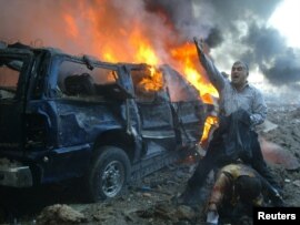 The visit comes amid concerns that clashes may break out between Lebanon's Shi'ite and Sunni communities if an international tribunal investigating Rafiq Hariri's February 2005 assassination implicates Hizballah, the Shi'ite militant group that is backed