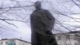 Памятник Ленину в Актобе. 22 апреля 2011 года.  