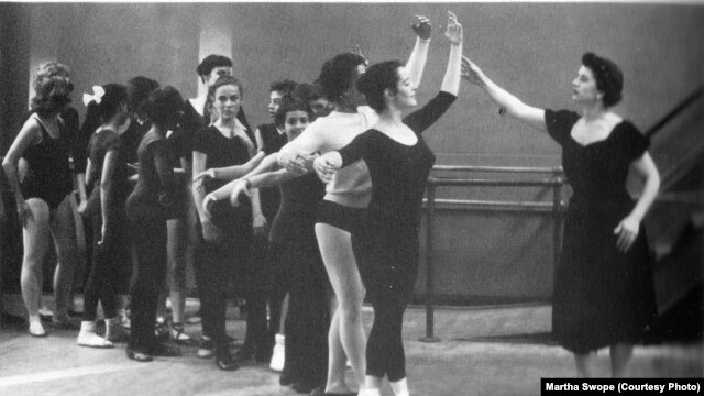 Елена Дудина. Нью-Йорк, 1959. Фото Martha Swope.