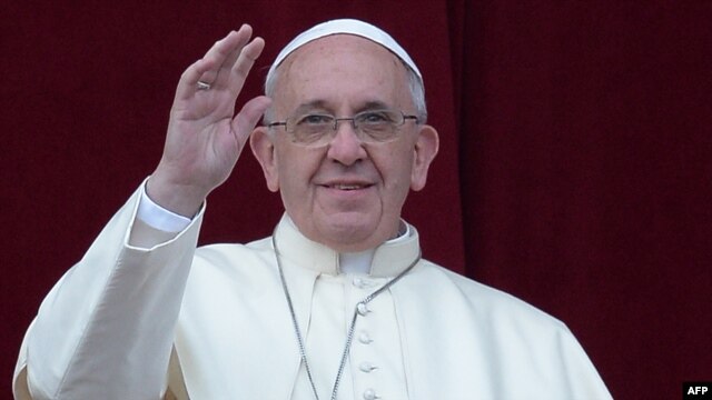 Папа Римский Франциск выступил со своим первым рождественским посланием 