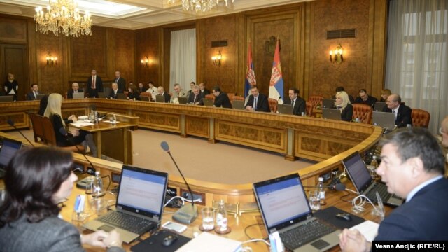 Članovi Vlade Srbije na sastanku sa predsednikom Tomislavom Nikolićem, 9. januar 2013.
