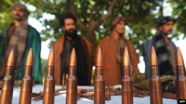 Talibani snimljeni u blizini Herata, Afganistan, 2012. 