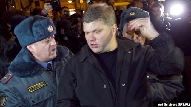 Лидер "Яблока" Сергей Митрохин был задержан на акции оппозиции в 2011 году