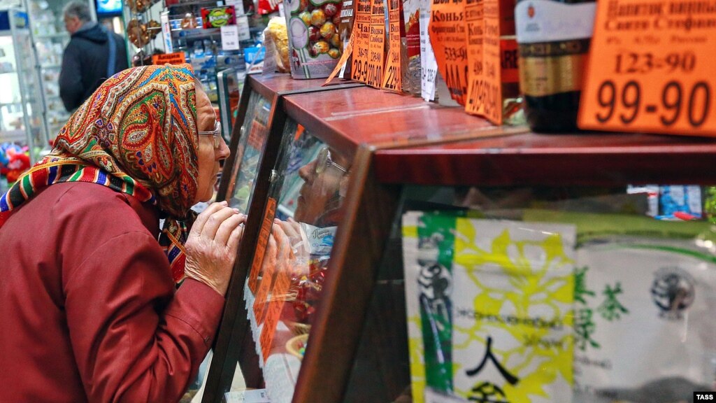 Через 3-4 месяца годовая инфляция в России должна замедлиться вдвое. Но что если нефть будет дешеветь и дальше