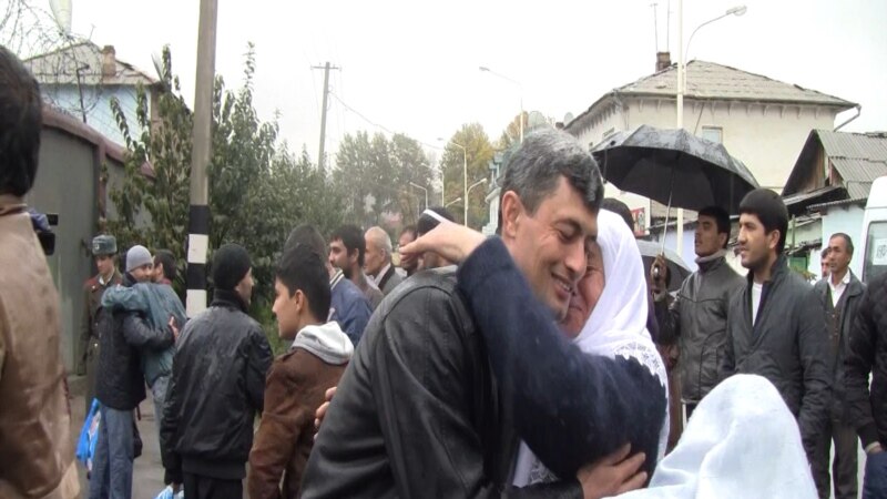По предложению Рахмона в Таджикистане амнистируют 12 тысяч человек