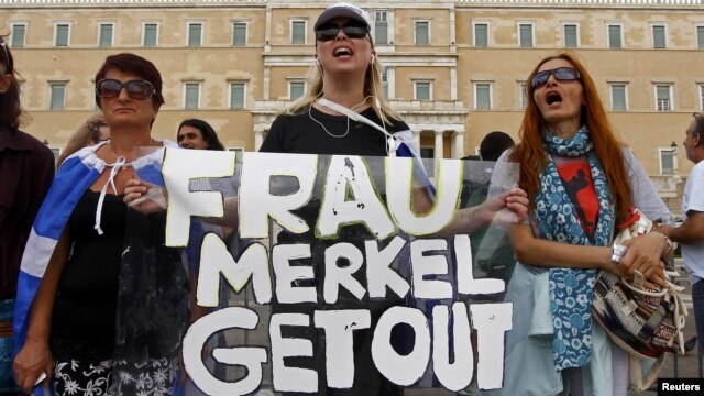 Demonstranti protiv posete Angele Merkel, 9. oktobar 2012.