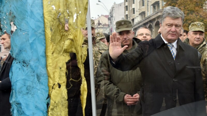 В Киеве тысячи людей участвуют в 