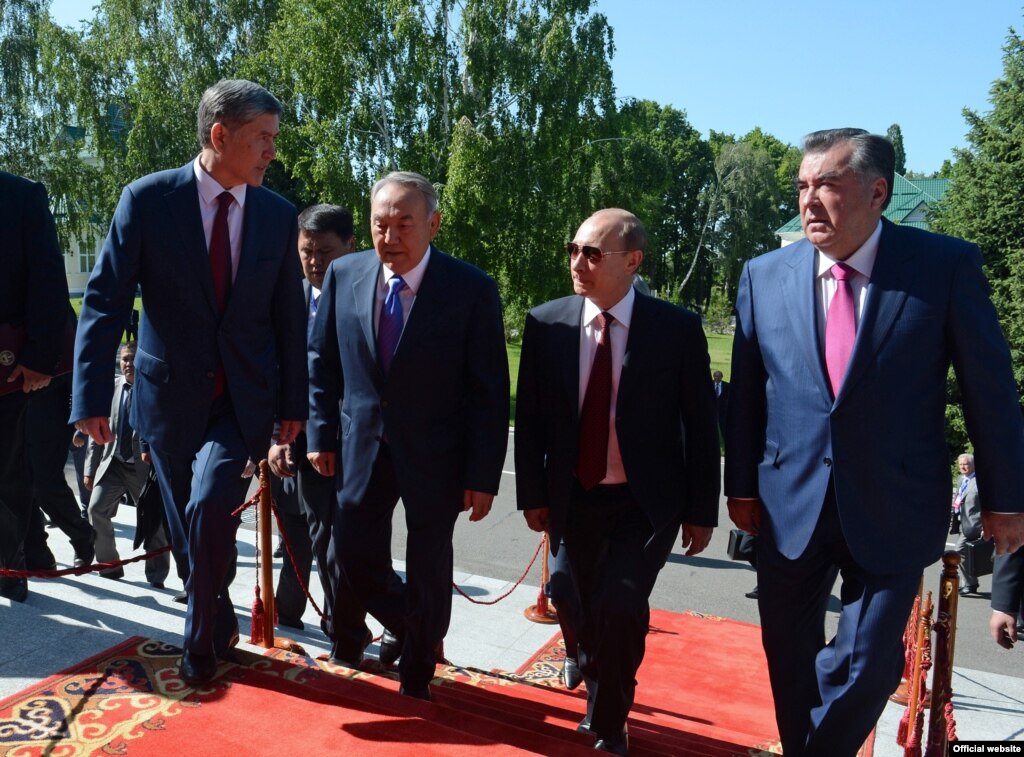 Кремль анонсировал визит Путина в Душанбе