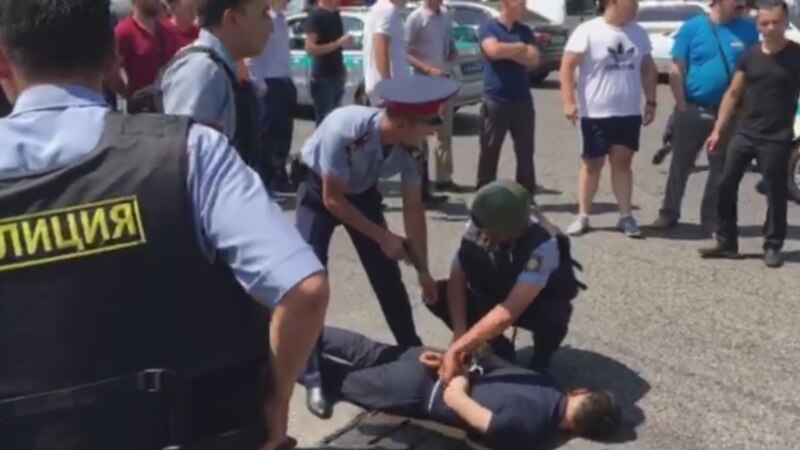 Алматы: двое полицейских, раненых 18 июля, скончались