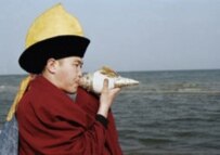 A Buryat monk conducts a ceremony on the shores of Lake Baikal (file photo) (ITAR-TASS)