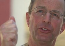 Afghanistan -- General David Richards, the British commander of NATO troops in Afghanistan, adresses journalists in Kabul, 17Sep2006