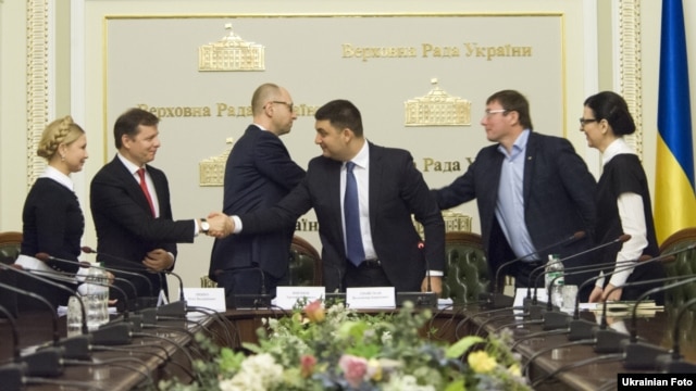 Лідери партій «Блок Петра Порошенка», «Народний фронт», «Самопоміч», «Батьківщина» та «Радикальна партія». Архівне фото