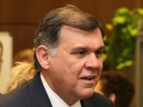 U.S. Senator Mel Martinez at RFE/RL (RFE/RL)