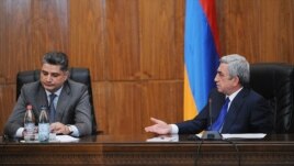 Նախագահ Սերժ Սարգսյանը դիմում է վարչապետին կառավարության անդամների հետ հանդիպման ժամանակ, 15-ը սեպտեմբերի, 2012