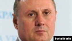 Украинадағы «Аймақтар партиясының» Жоғарғы Рададағы фракциясының бұрынғы жетекшісі Александр Ефремов.