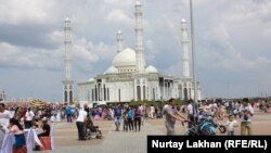 Астана қаласындағы Әзірет Сұлтан мешіті.