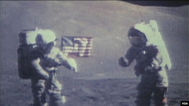 Astronauti Eugene Cernan i Harison Schmitt na Mjesecu
