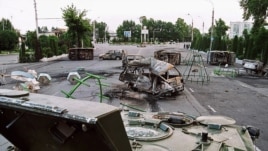 Улицы Андижана после кровавых событий мая 2005 года, когда силовики открыли огонь по участникам акции протеста. 14 мая 2005 года.