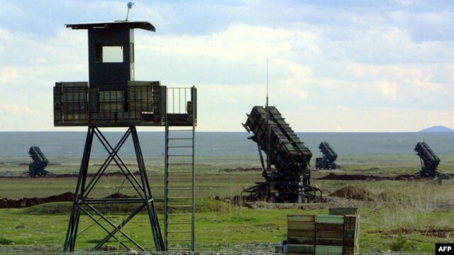 U.S. Defense Secretary Leon Panetta ordered the deployment in Turkey of two Patriot missile batteries. (file photo)