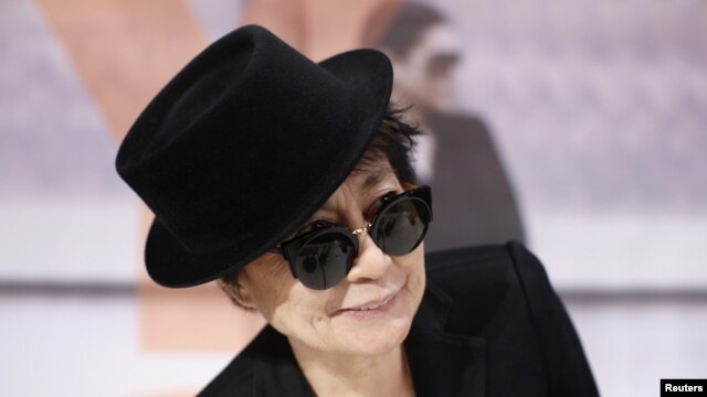 Yoko Ono na otvaranju izložbe u Frankfurtu, 14. februara 2013.