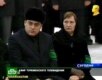 Unidentified relatives of Saparmurat Niyazov mourn at the Ashgabat service (epa)