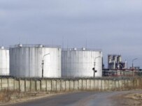 A Belarusian refinery that is connected to the Druzhba pipeline (file photo) (Bymedia.net)