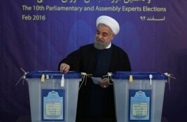 Həsən Rohani səs verir. 25 fevral