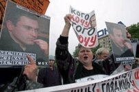 Demonstrators in Moscow call for Khodorkovsky's release on May 31 (epa)