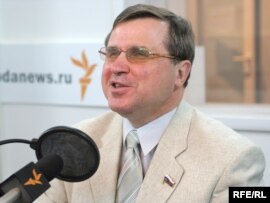 Олег Смолин убежден, что проводимая нынче работа важна, так как жизнь кончается не завтра