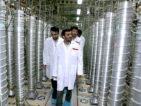 President Mahmud Ahmadinejad inspecting the Natanz nuclear plant on April 8 (epa)
