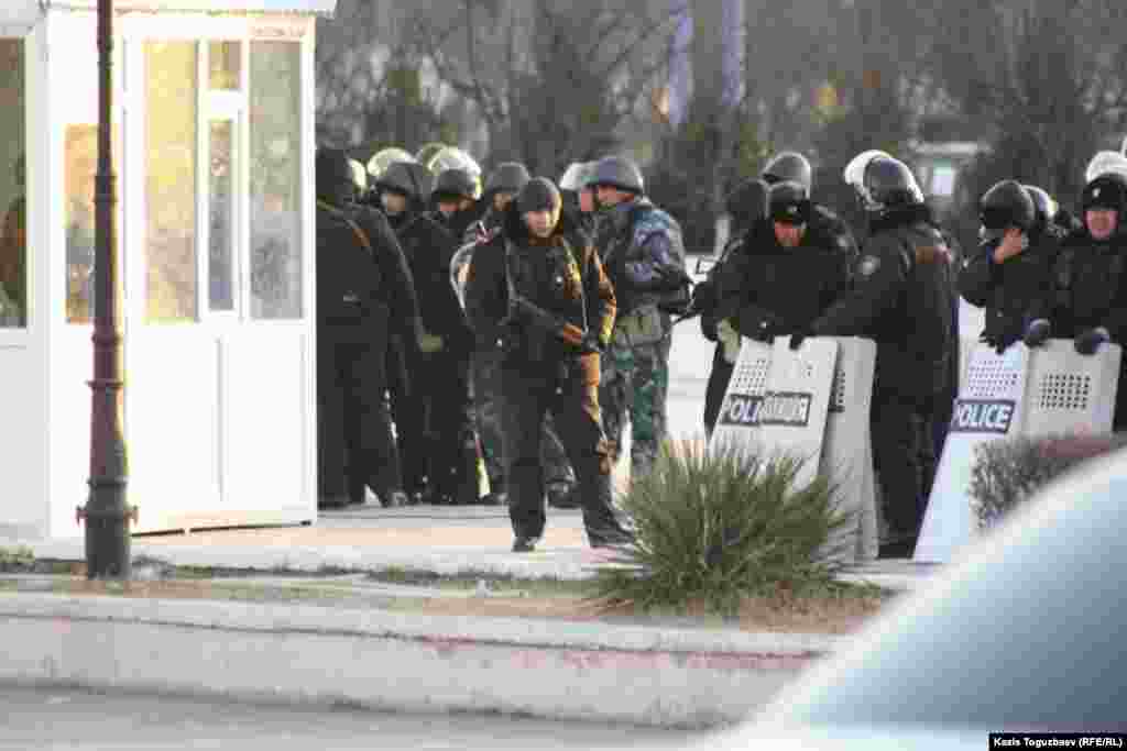 There has also been a heavy deployment of police in Aktau, where pro-strike rallies drew hundreds of people on December 18.