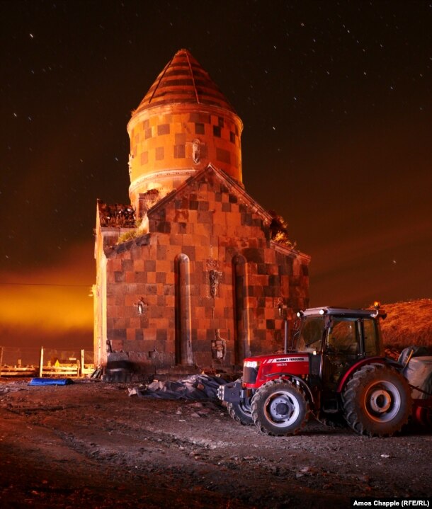 Kizil Kilise church, in the village of Yagkesen. The village, a few kilometers outside Ani, was Armenian until 1920, when its Armenian inhabitants were forced to flee to Soviet Armenia.