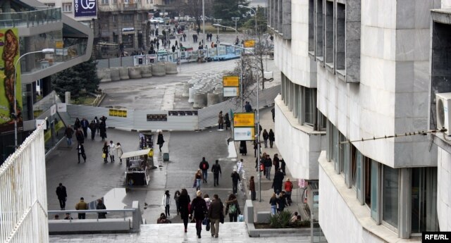„Заземи го скопскиот плоштад!“ е мотото на протестите во Скопје