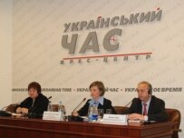 Officials in Ukraine discuss human trafficking at a conference in April (OSCE)