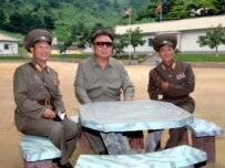 Kim Jong-il (center, in file photo) (epa)